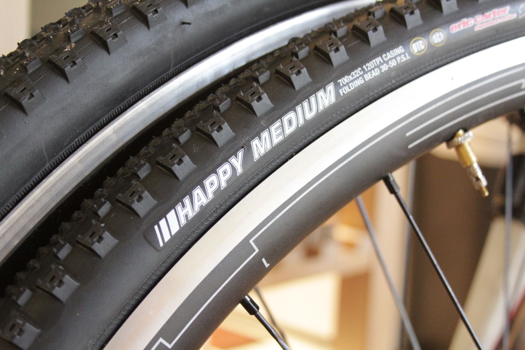 Kenda Happy Medium tyres
